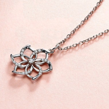 Charming 925 Silver Flower Pendant Necklace for Women Shining Crystal Pendant Chain Wedding Necklace Gift Jewelry for Girls