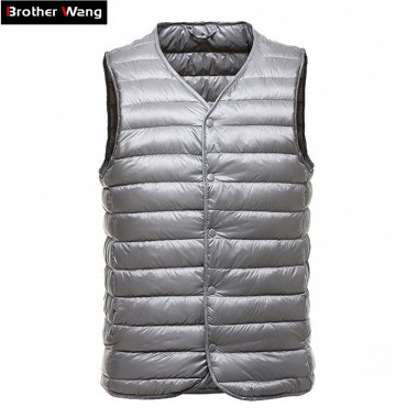 Brother Wang Brand 2017 Winter New Down Vest Coat Fashion Casual Light Down Men Vest Liner V-Collar Portable Jacket Male