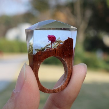 2018 Designer Rose Blooming Forest Wooden Rings Miniature Worlds Inside Rings Resin Anillo Ring Jewelry for Women for Men